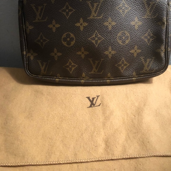 Louis Vuitton monogram Authentic Pouchette - Picture 4 of 8
